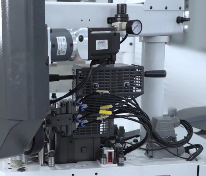 Универсальный кромкооблицовочный станок KDT-305MC для PUR/EVA клея