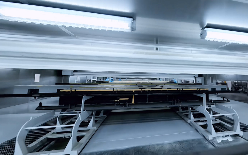 Abrasive treatment of the machine frame