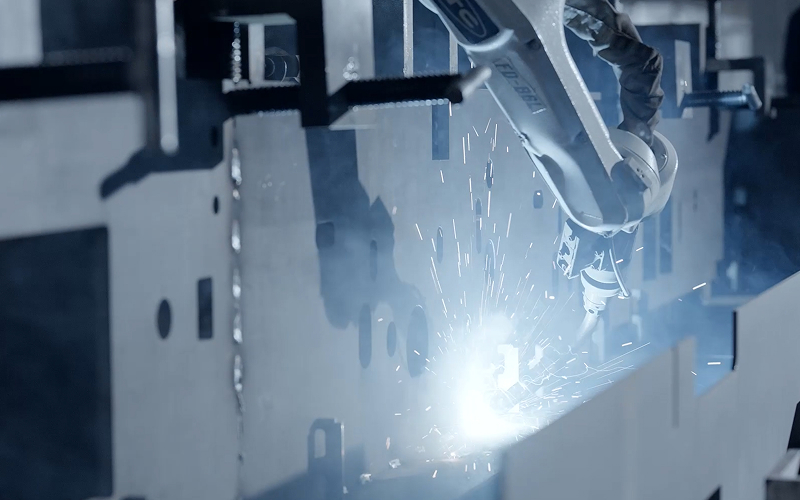 Robotic welding station