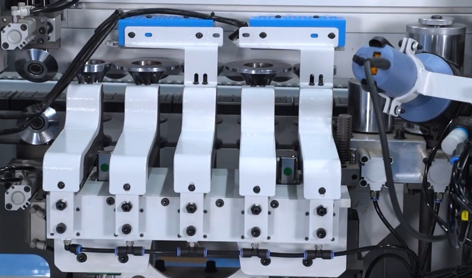 Pressure roller unit